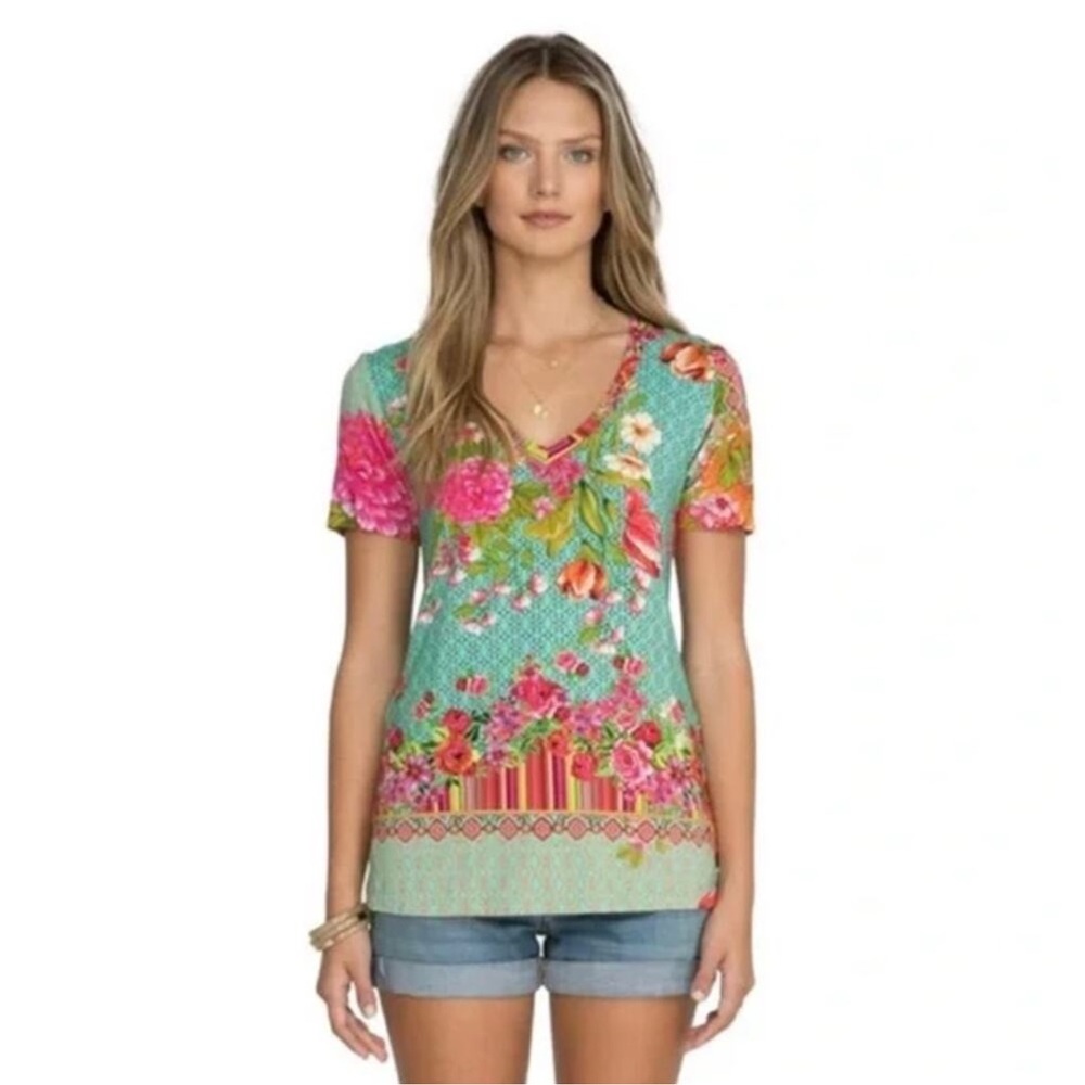Johnny Was Mona May v-neck top. Size large.